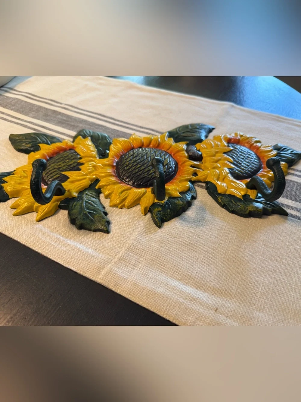 Cast iron 3 sunflower with 3 hook wall hanging